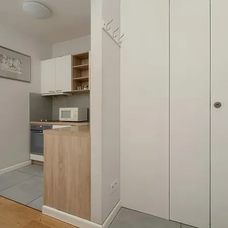 Jesionowa 37 Elegancki I Parking By Renters Apartment Wroclaw